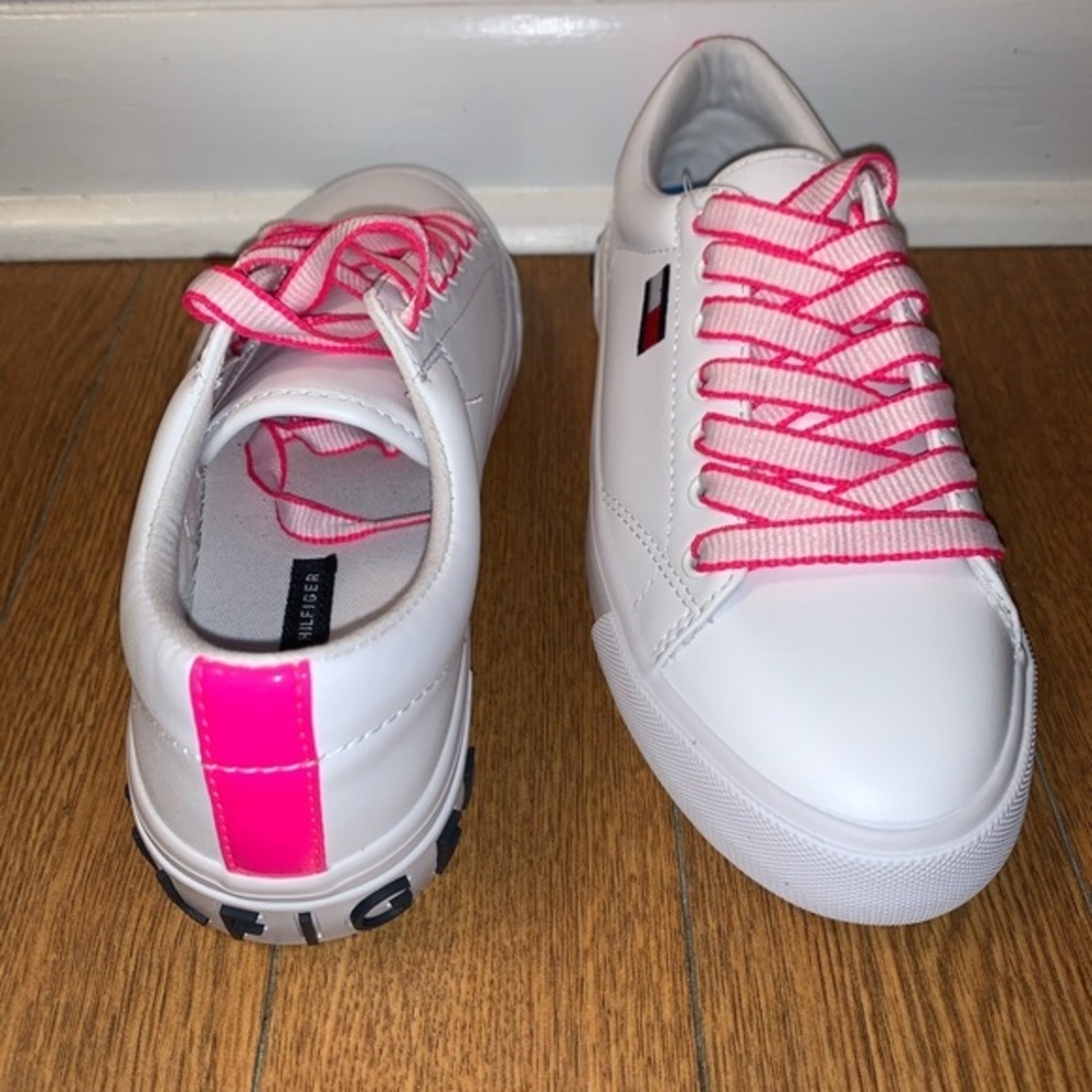 NWOT Tommy Hilfiger Flint 2 Hot Pink/White… - Picture 13 of 16